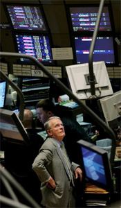 Wall Street cierra con alzas: el Dow Jones marca un nuevo rcord por encima de 13.000 puntos